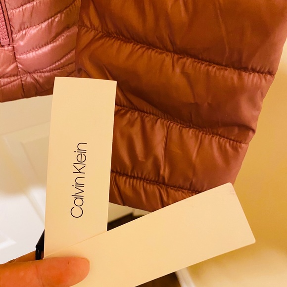 Calvin Klein Women's Packable Medium - Picture 5 of 6